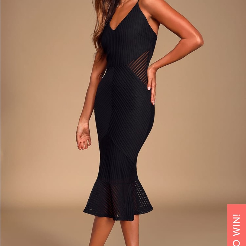 Lulu’s Black Ribbed Bodycon Trumpet Midi Dress - M